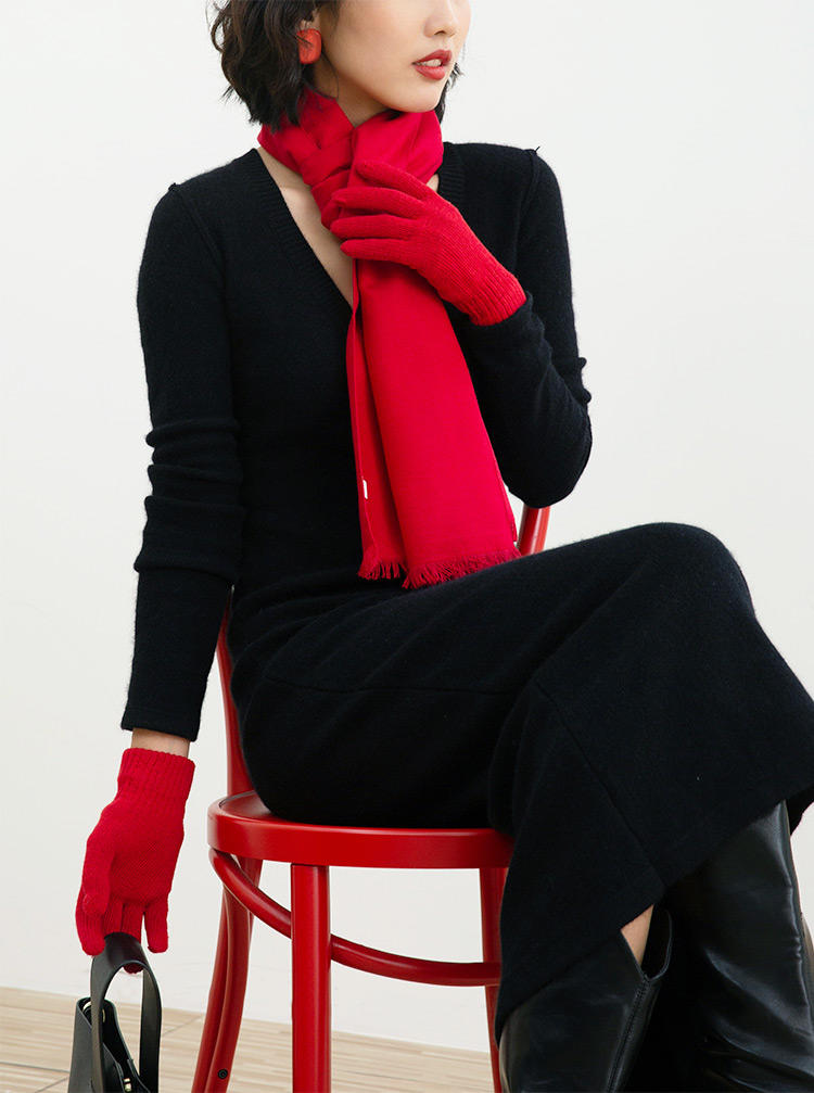 采紫禁红霞做围巾，轻暖丝滑，让你红运整年