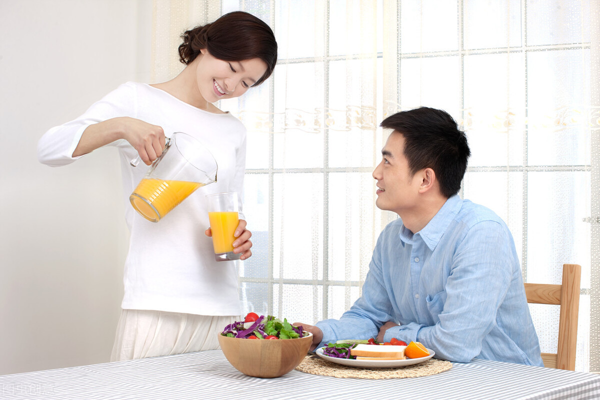 老公日常颓废不上进，怎么培养他的家庭责任心？