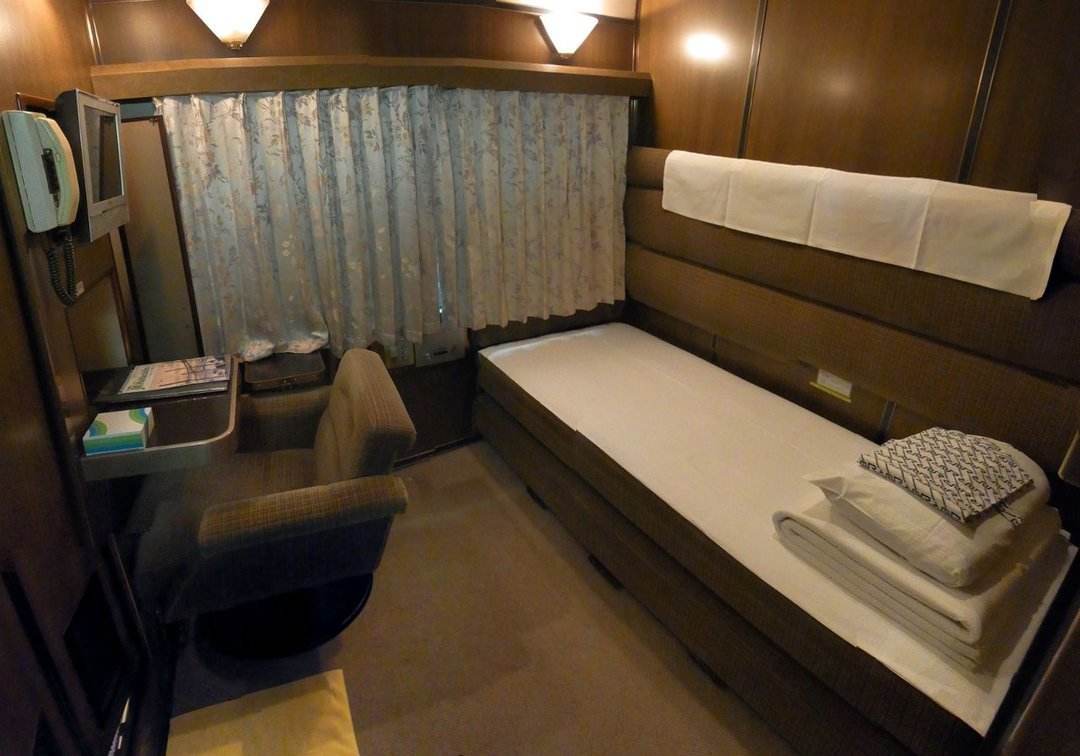 日本双层的卧铺火车,日本的双层火车卧铺