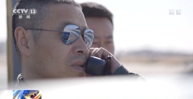 近距离观看中国航母,近距离看山东航母