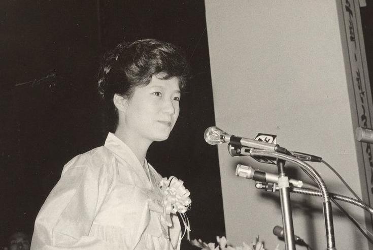 朴槿惠和妹妹弟弟的关系,朴槿惠兄弟姐弟