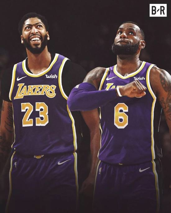 安东尼-戴维斯400多万买个体验卡,詹姆斯下赛季还要穿23号