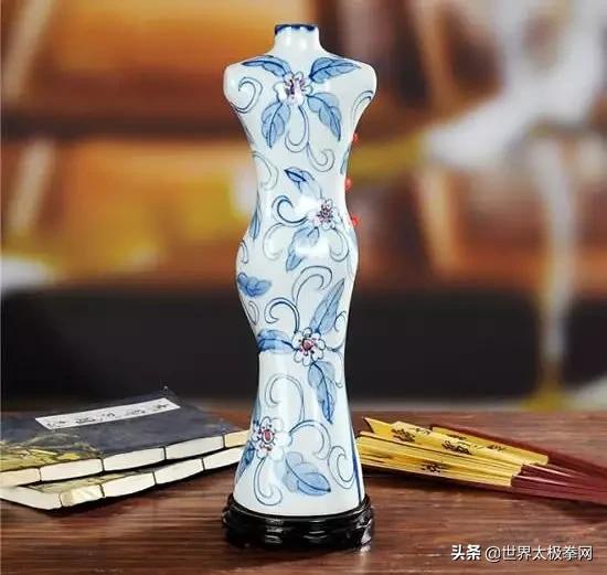 古韵中华高档女士太极表演服,太极精神旗袍