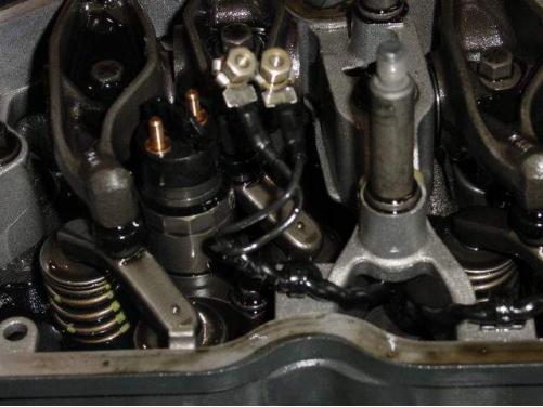 小松pc240-8故障码,小松240-8喷油器电压