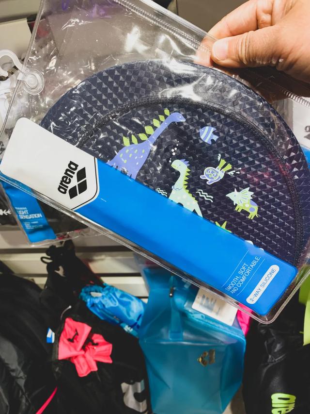 儿童游泳要泳帽吗,宝宝游泳用戴泳帽吗