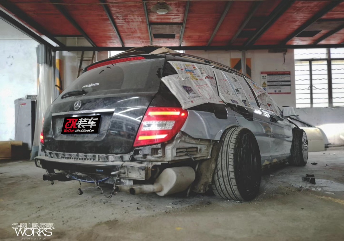 新款奔驰c200改装最帅效果,小县城越野改装店