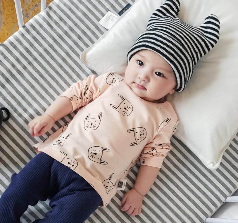 新生儿适应子宫外的世界很艰难,13个身体考验,亲人拖后腿了吗?