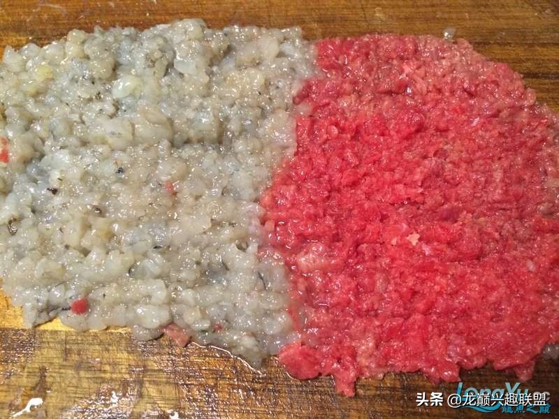 手把手教你做龙鱼最强营养秘方食谱--鲜虾牛肉狮子头,别馋哈