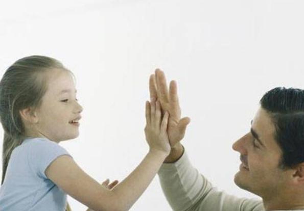 3岁女孩不爱洗澡,三岁女儿不愿意洗澡