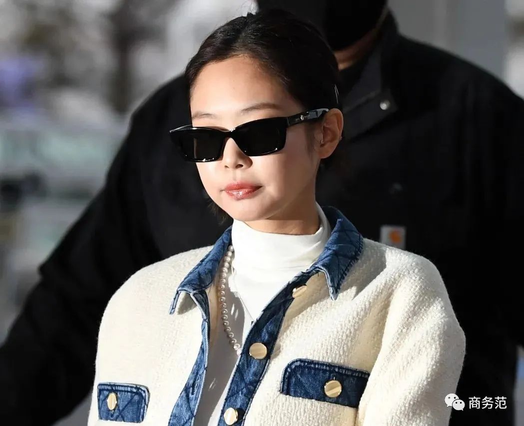 权志龙和jennie约会穿什么鞋,权志龙与jennie的穿搭