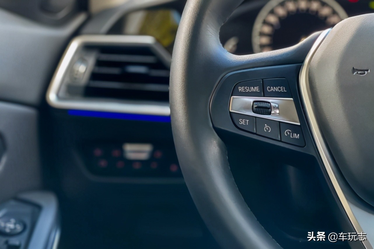 2021款宝马318i运动版：低配版并没有降低豪华身价