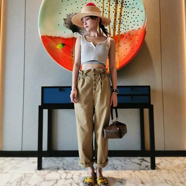 37岁张韶涵穿搭,张韶涵穿什么袜