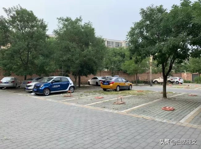 两区交界的指示牌,两个区的交界处定位