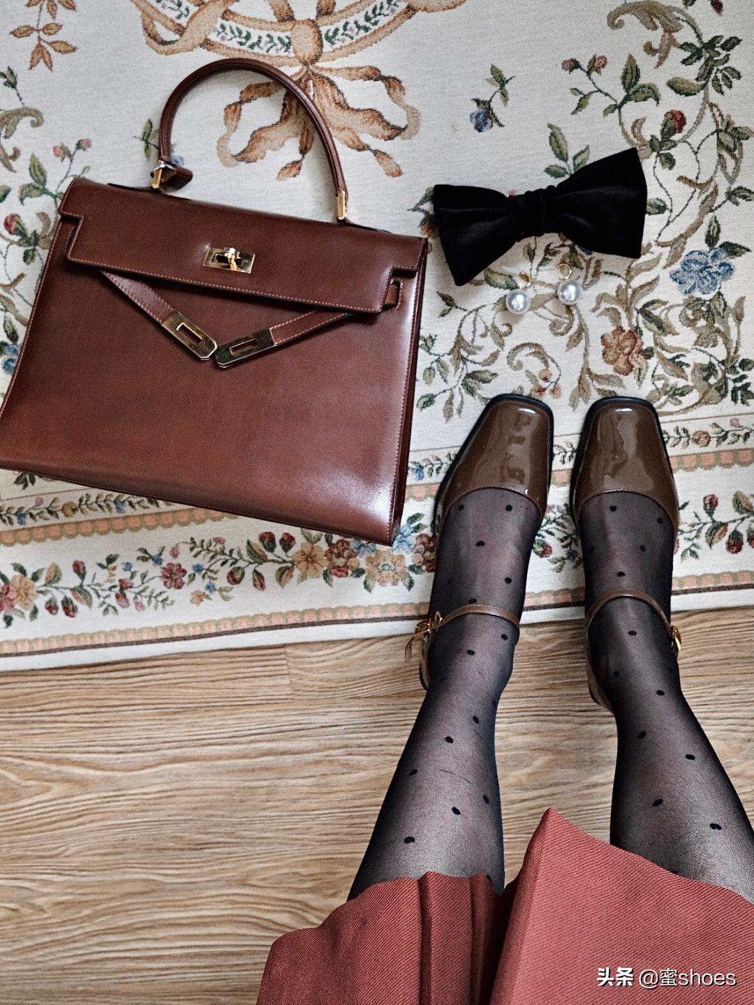 同样是高跟鞋的品类，猫跟鞋、穆勒鞋和玛丽珍鞋有什么不同之处？