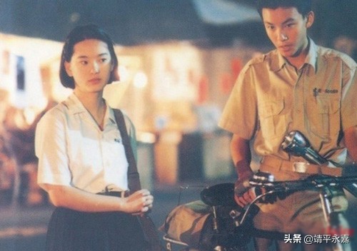 中国女性百年校服变化讲解,南方航空空乘制服的演变