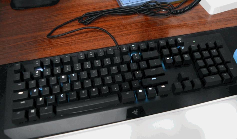 雷蛇黑寡妇蜘蛛幻彩版v2价格,雷蛇黑寡妇蜘蛛x幻彩版怎么清洗