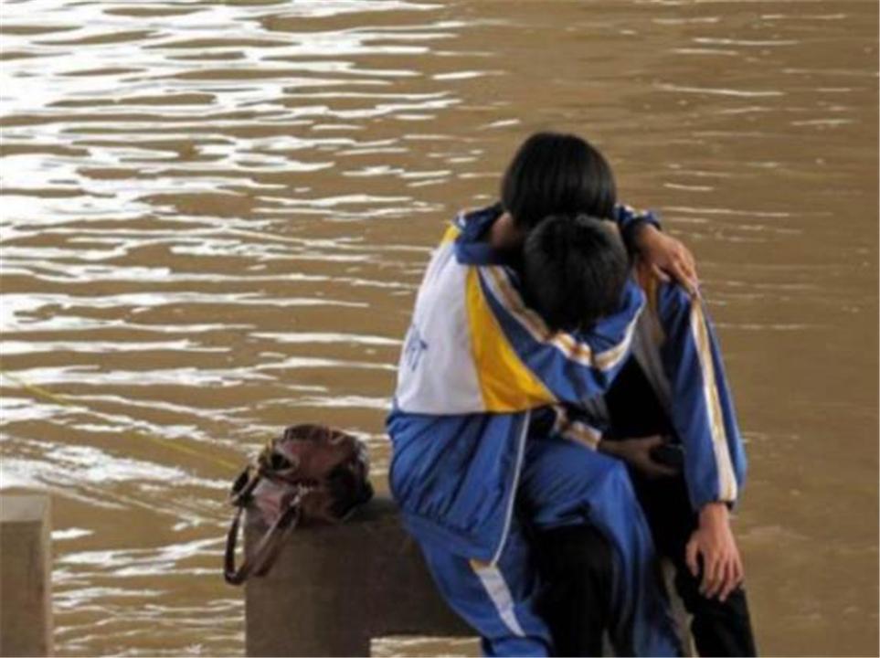 老师是如何解读早恋,年轻老师讲早恋