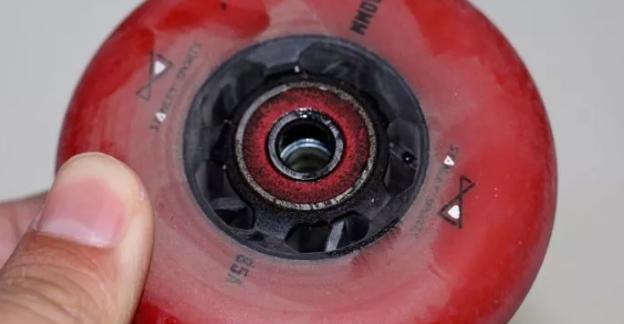 怎么保养轮滑鞋,轮滑鞋保养视频教学