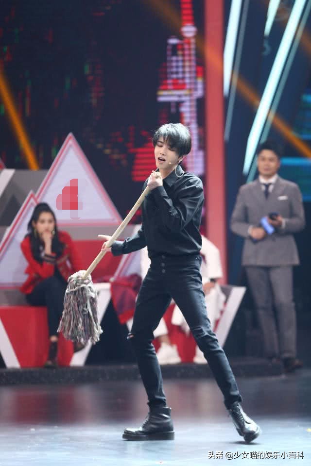 男神黑衬衫,男神黑衬衫黑西装