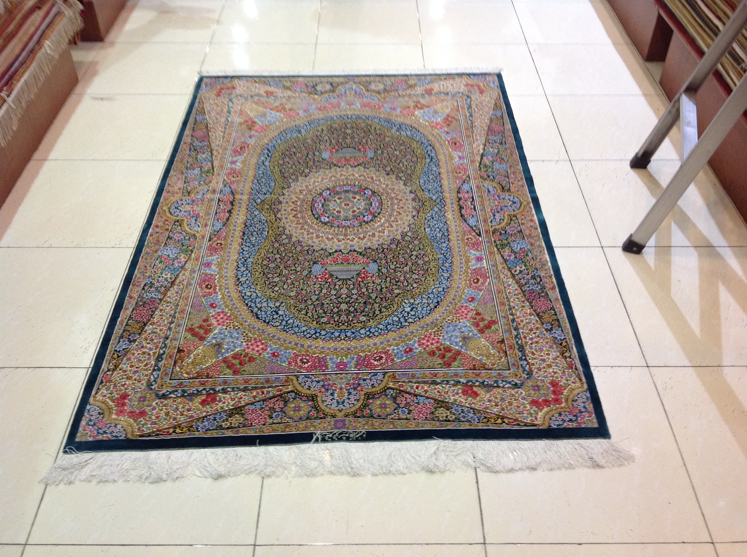 价值比黄金的手工波斯地毯