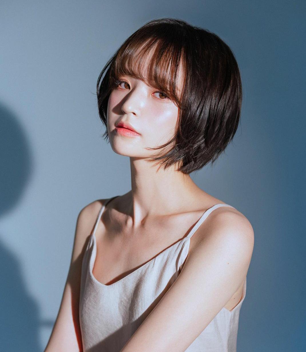 怎样剪刘海扎起来不嫌脸大,剪个刘海拯救一张脸