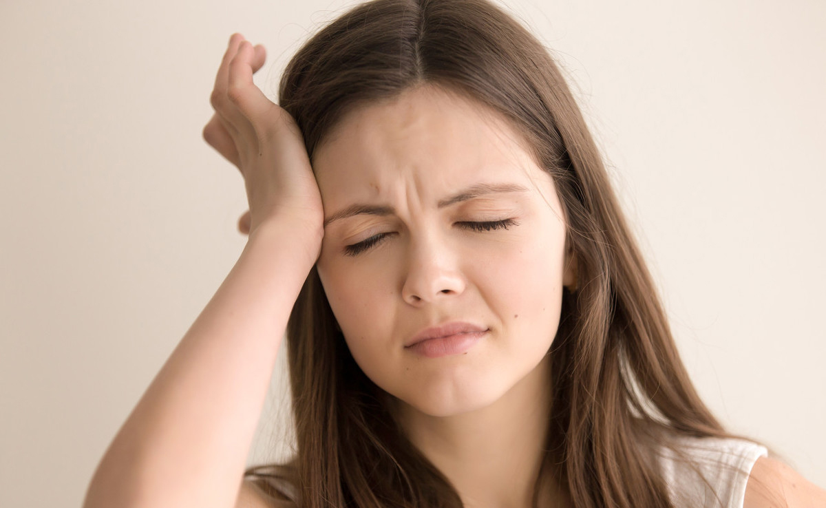 王俊凯表演突然晕倒,王俊凯跨年晕倒