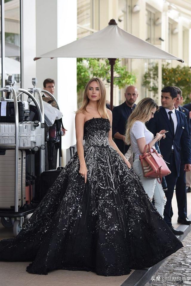 金伯利加纳甜美亮相魅力十足,盘点英超十大足球宝贝