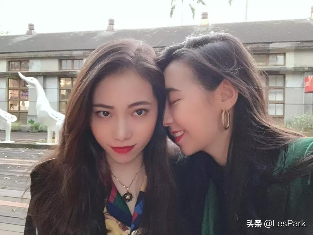 看完这对超甜LES拉拉CP,我先弯为敬