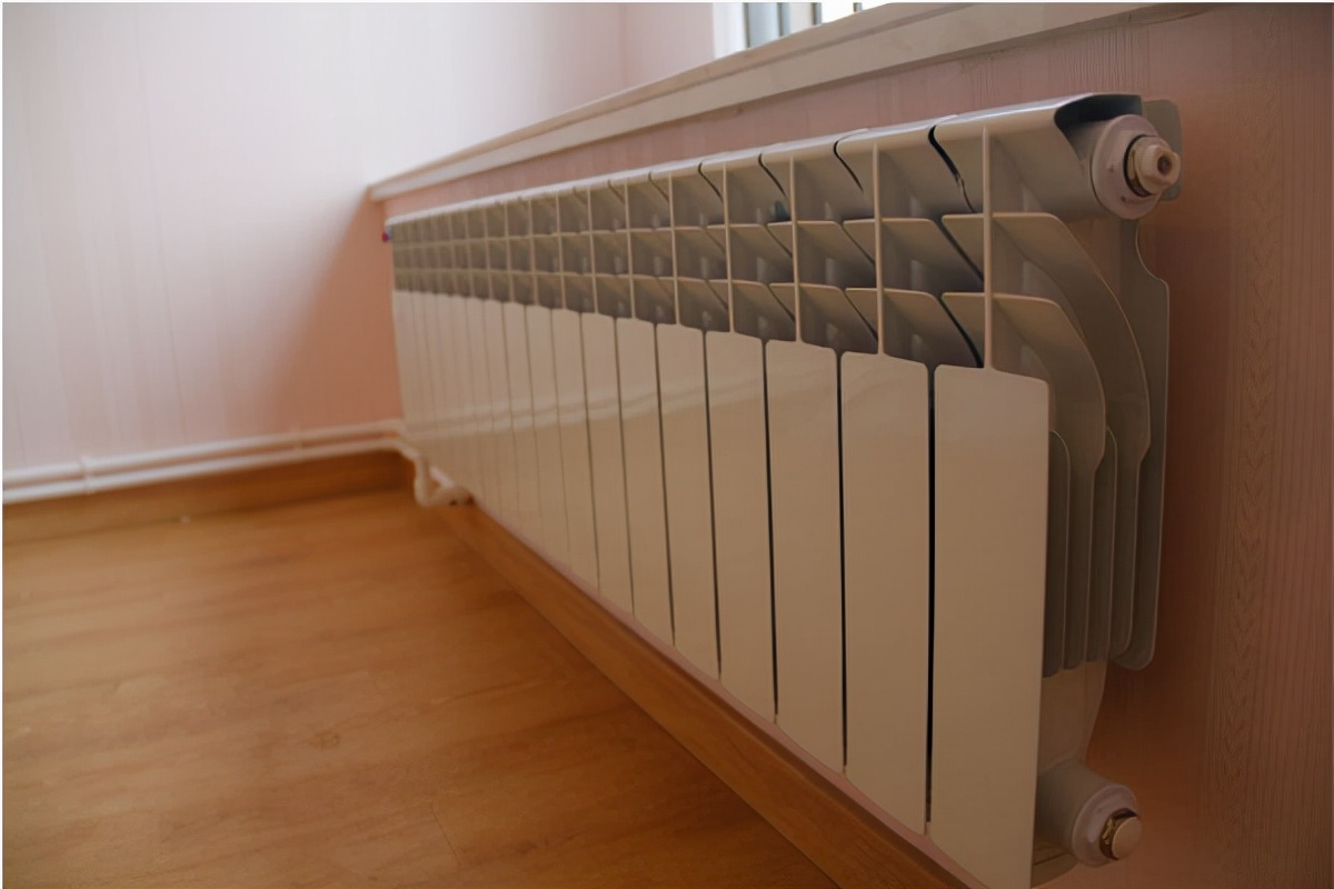 暖气片一半热一半不热排气也没气,暖气片不排气