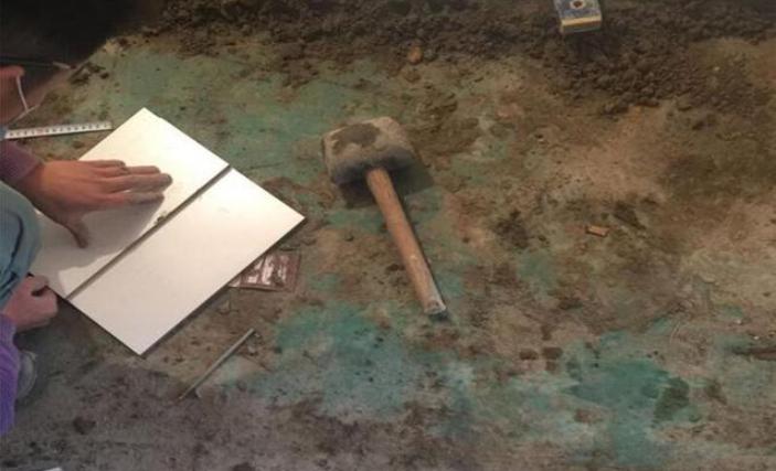 师傅贴砖不专业,师傅加工瓷砖