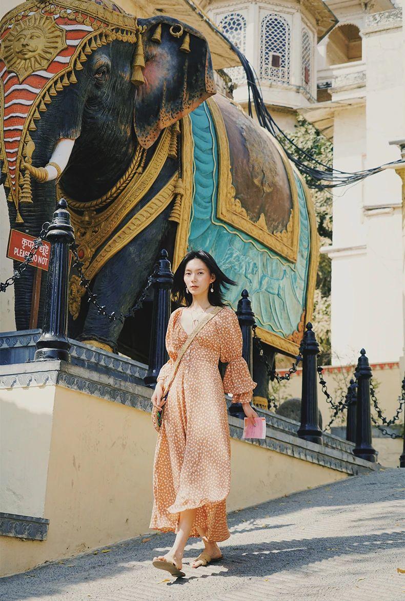 轻熟性感,这3家店的「西装+衬衣+连衣裙」带着法式慵懒