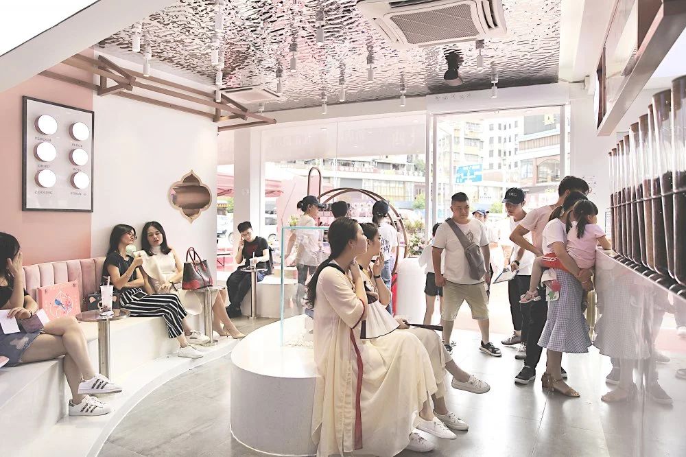 经典案例|董小婉、谭福锅、卢家妈妈……如何炼成爆红品牌？