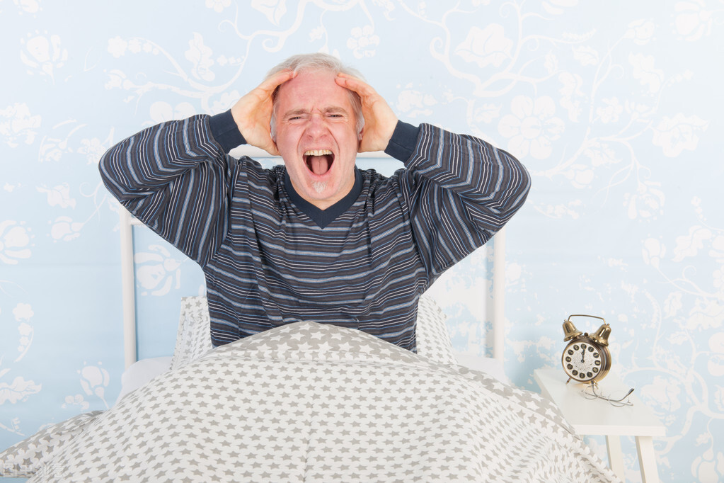 前列腺增生术后尿失禁怎能恢复,前列腺增生手术后尿失禁多久痊愈