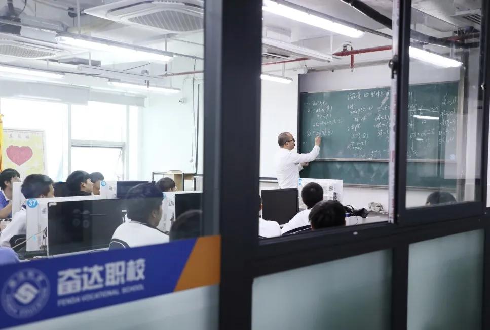 “师生同考”又何妨？奋达老师的实力超乎想象