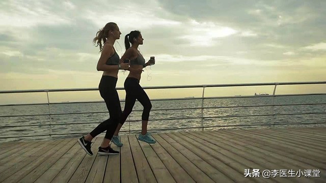 50岁女性是标准体重好还是美体好,60岁女人是胖点好还是正常体重好