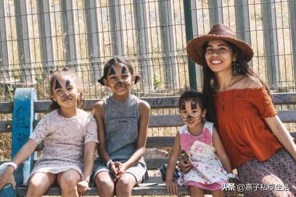 环游世界夫妻赚了十个亿,情侣环游世界视频