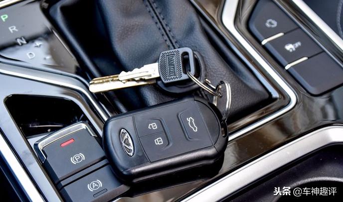 艾瑞泽5底盘和奇瑞gx底盘对比,艾瑞泽gx底盘水平