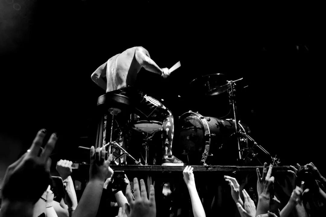 鼓手怎么做主唱,鼓手职业规划指南