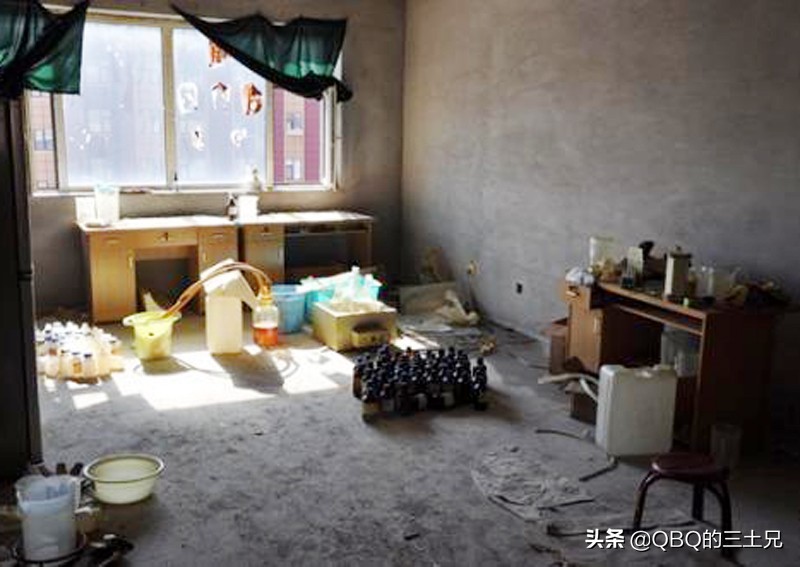 14岁少年模仿黑帮片，凭一己之力建贩毒网，4个月竟成“小毒枭”