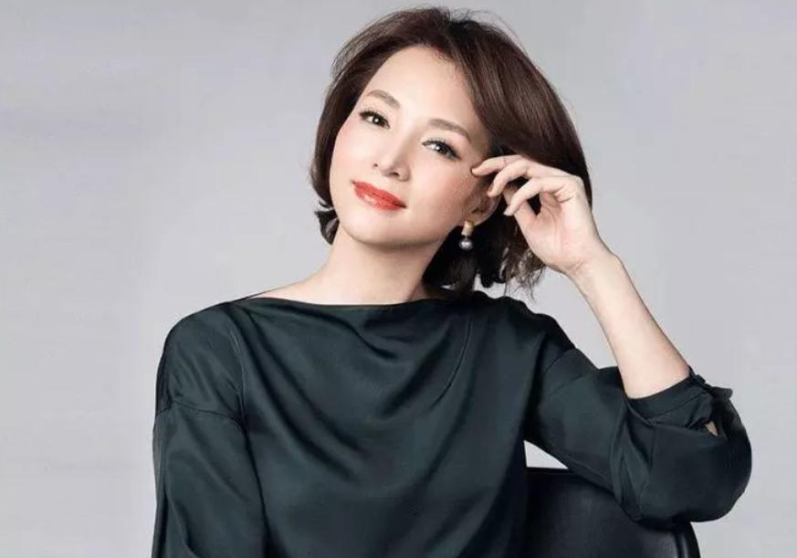 国人对央视主持人董卿的真正评价,成为央视主持人