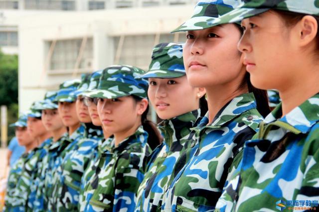 军训时遇到大姨妈怎么办,女生军训时来大姨妈要准备些什么