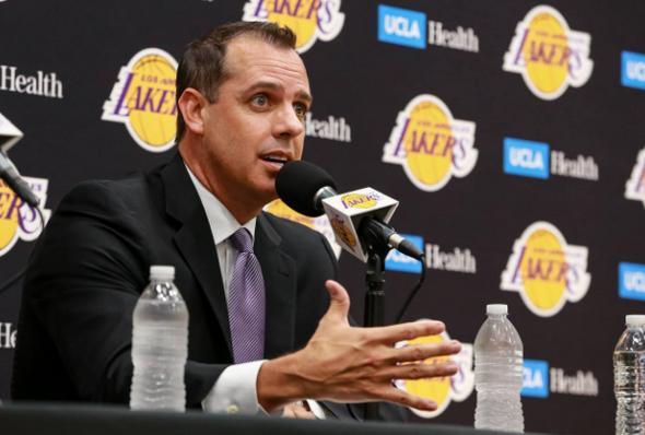 半程总结｜紫金军团表现强势，3大问题却成为湖人队后半程隐患？