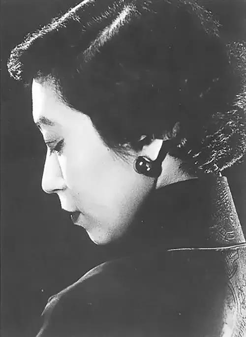 民国著名才女年轻时,民国第一才女去世后续
