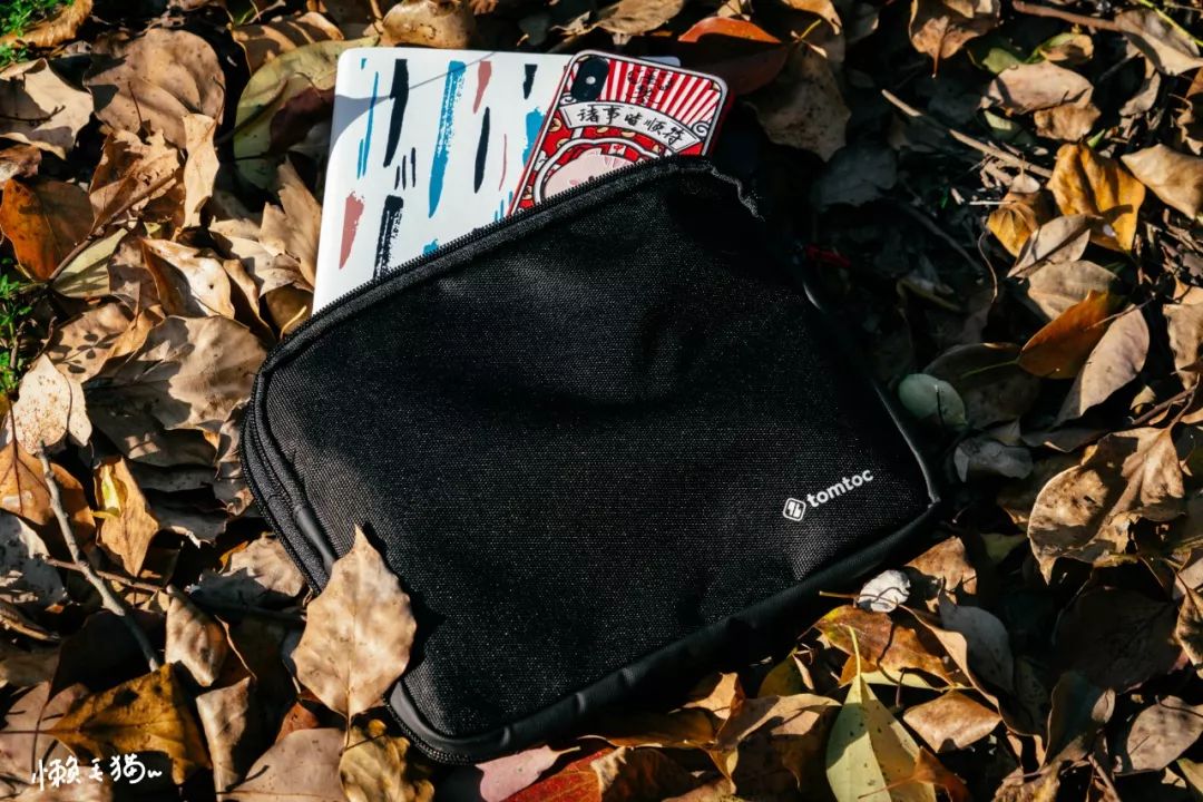 低调且实用,妹子通勤也能背——tomtocA60双肩包测评