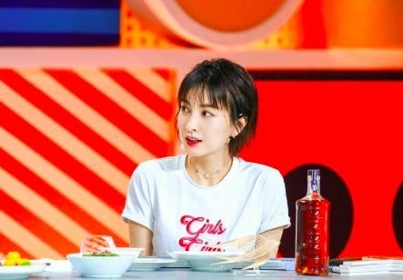 吴昕一年多少工资,吴昕收入高吗