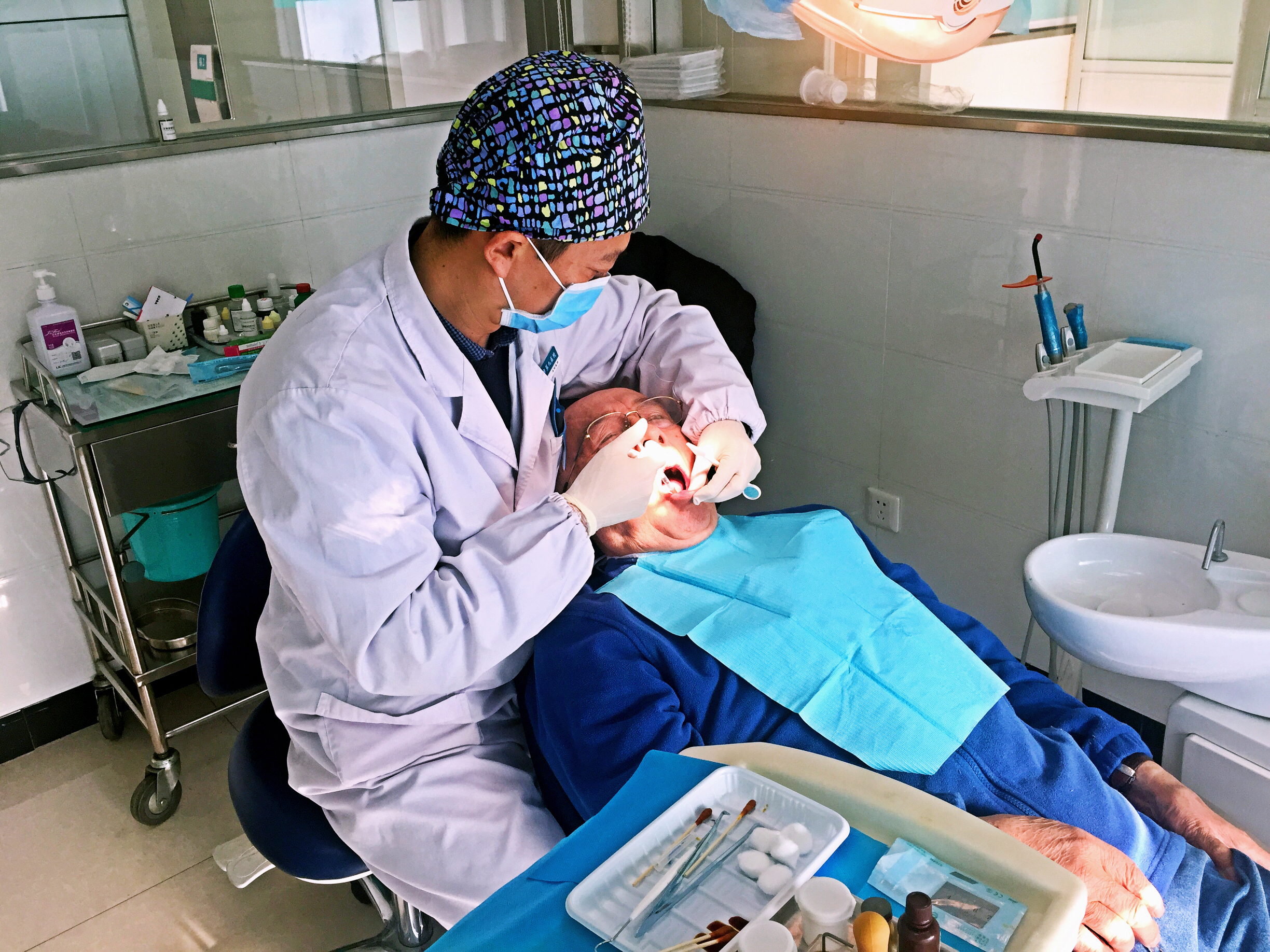 人类第三颗牙齿,为什么种植牙是人类的第三副牙齿