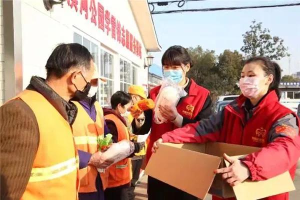 众志成城党旗飘扬在疫情防控一线,党旗飘扬在防疫工作一线