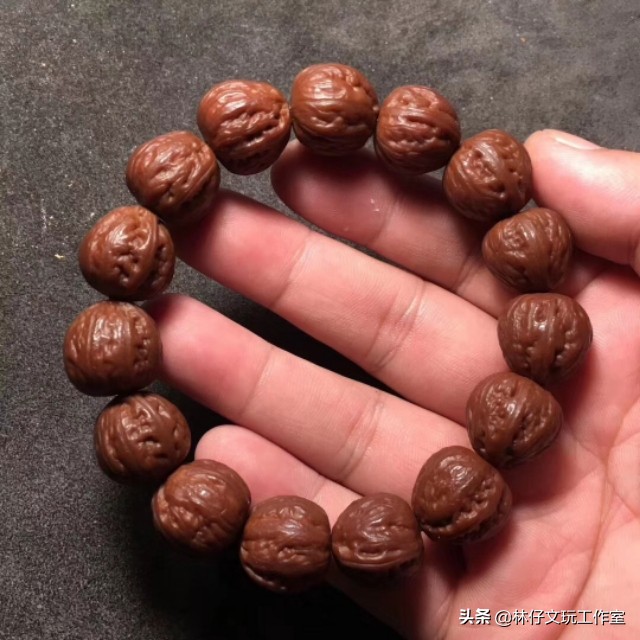 文玩小核桃手串前期怎么玩,天津蓟县野生文玩小核桃手串