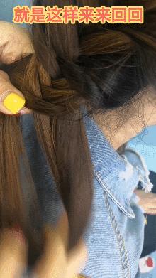 杨幂半扎鱼骨辫,杨幂的新发型双马尾鱼骨辫