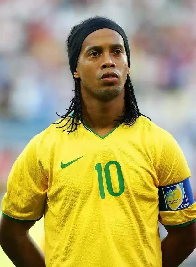 巴西足球十大巨星,巴西足球巨星罗纳尔多